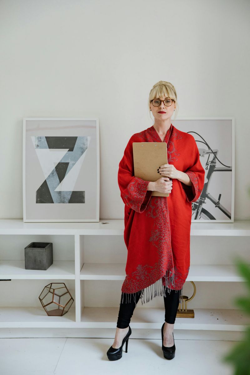 Choosing Distracting or Flashy Accessories