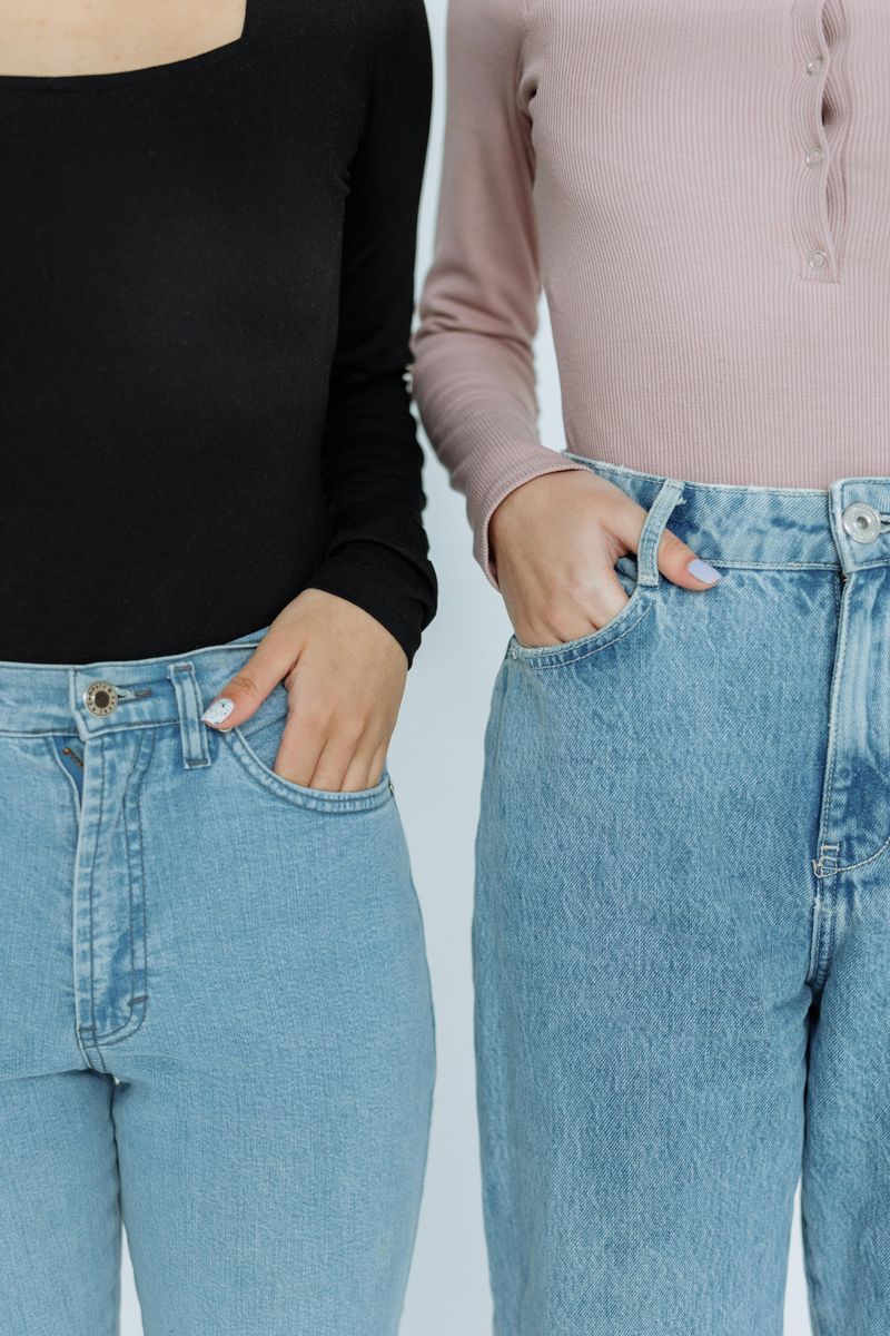 High-Waisted Jeans