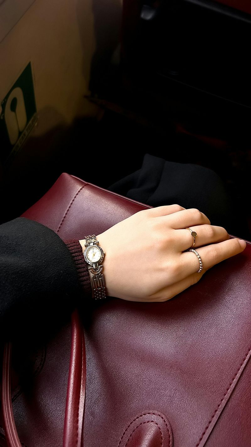 Keeping Accessories Minimal but Intentional