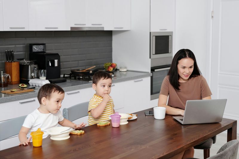 Leaving Most Parenting Duties to Their Wife After Work