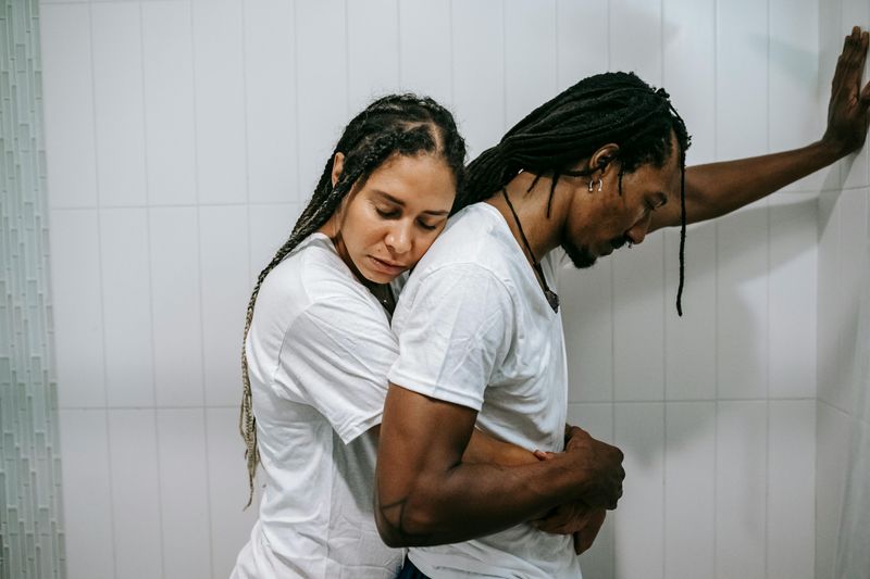 They Avoid Emotional Intimacy but Stay Focused on Financial Benefits