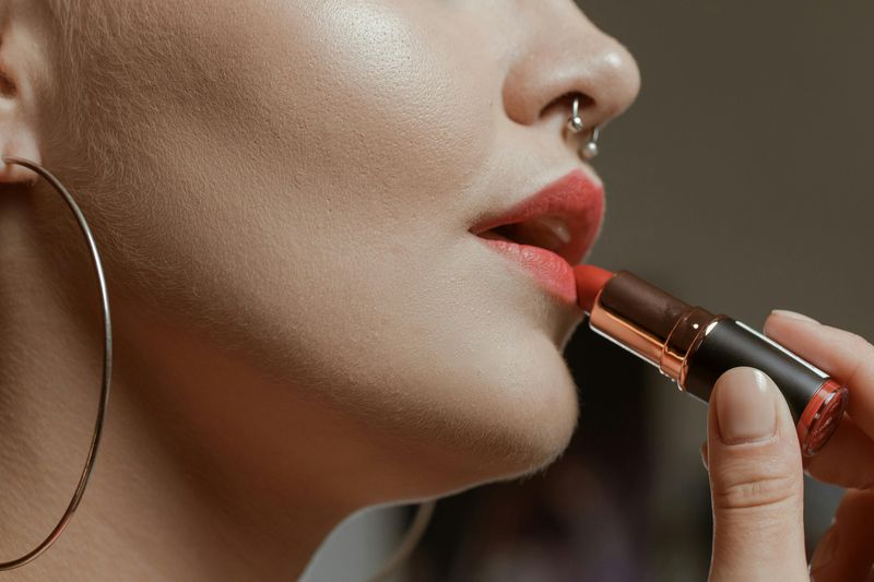 Wearing Lip Colors That Wash Out the Face