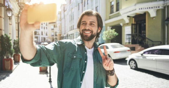 Guys, Here Are 11 Things Women Actually Pay Attention To on Your Profile
