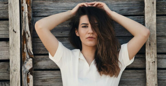 If You Never Wear Jewelry, These 8 Behaviors Might Describe You