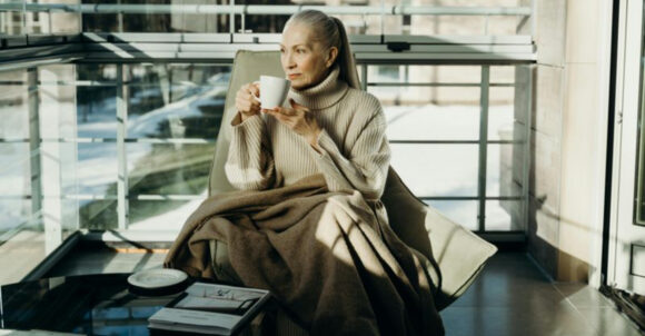 These 11 Reasons Explain Why Older Women Prefer Staying Single