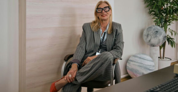 13 Professional Outfits That Turn Heads for the Right Reasons