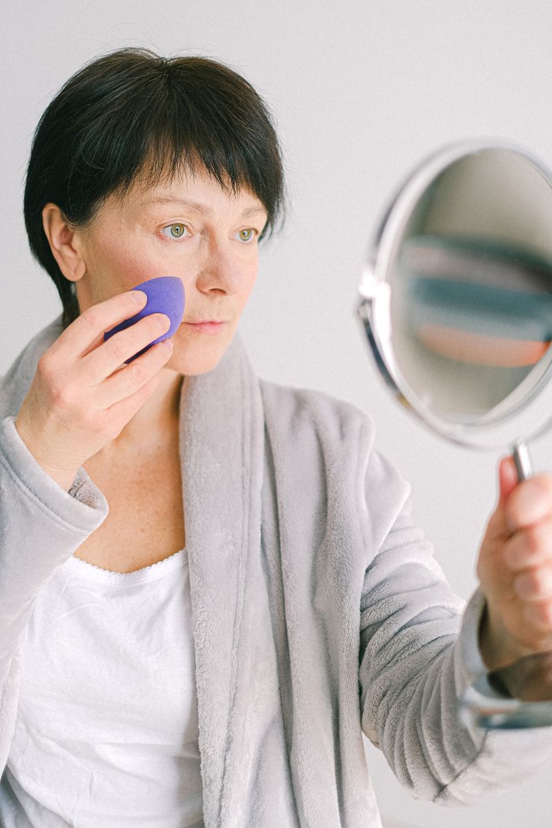 Bright Concealer Triangles Under the Eyes