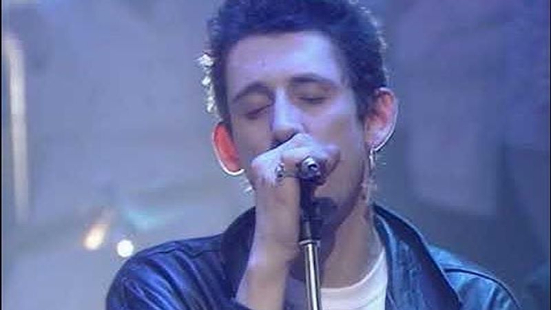 Fairytale of New York - The Pogues ft. Kirsty MacColl (1987)