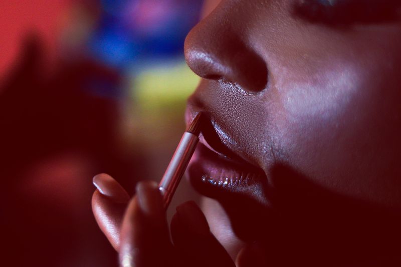Highlight the Cupid's Bow