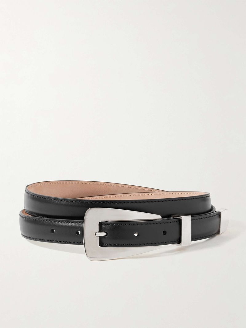 Minimalist Belt with a Sleek Buckle