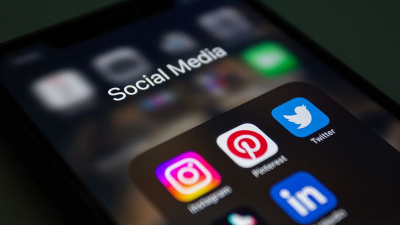 Stop Posting Your Exact Location in Real Time on Social Media
