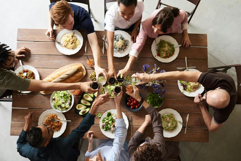 Waiting Until Everyone Is Served Before Eating