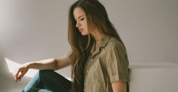 People Who Weren’t Positively Reinforced as Kids Often Develop These 12 Traits
