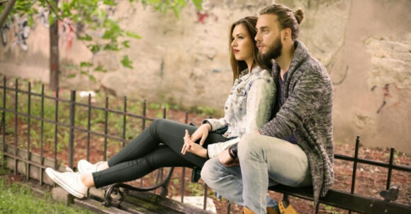 These 14 Common Phrases Are Red Flags of a Loveless Relationship