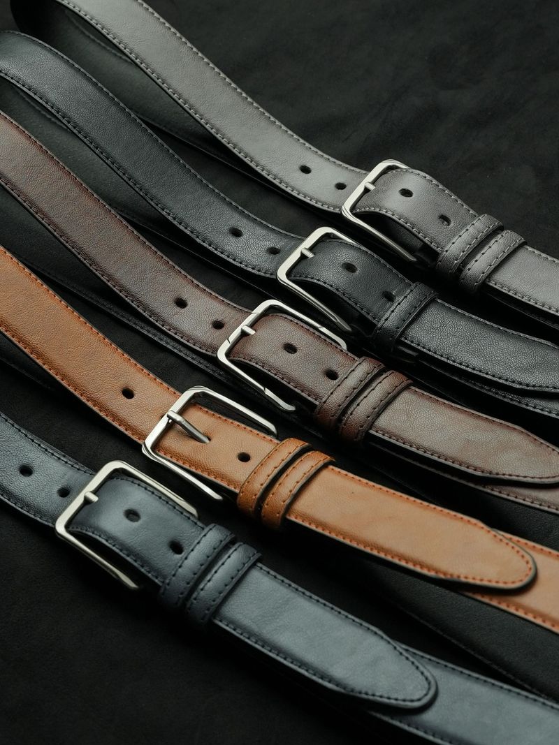 Avoid High-Contrast Belts