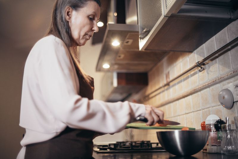 Bringing Homemade Food to Friends and Neighbors