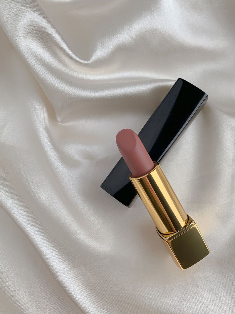 Choosing an Unnatural Lip Color
