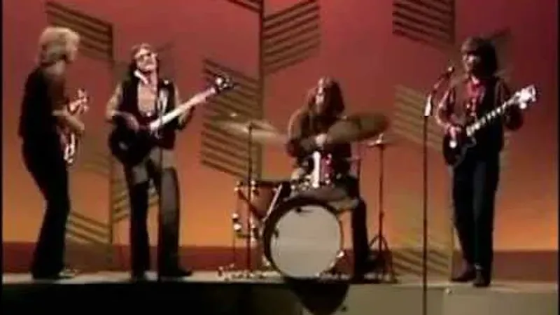 Creedence Clearwater Revival – Bad Moon Rising (1969)