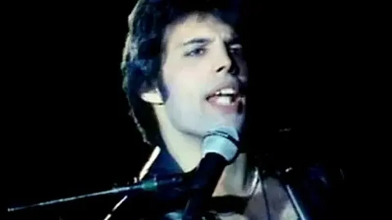 Don't Stop Me Now – Queen (1978)
