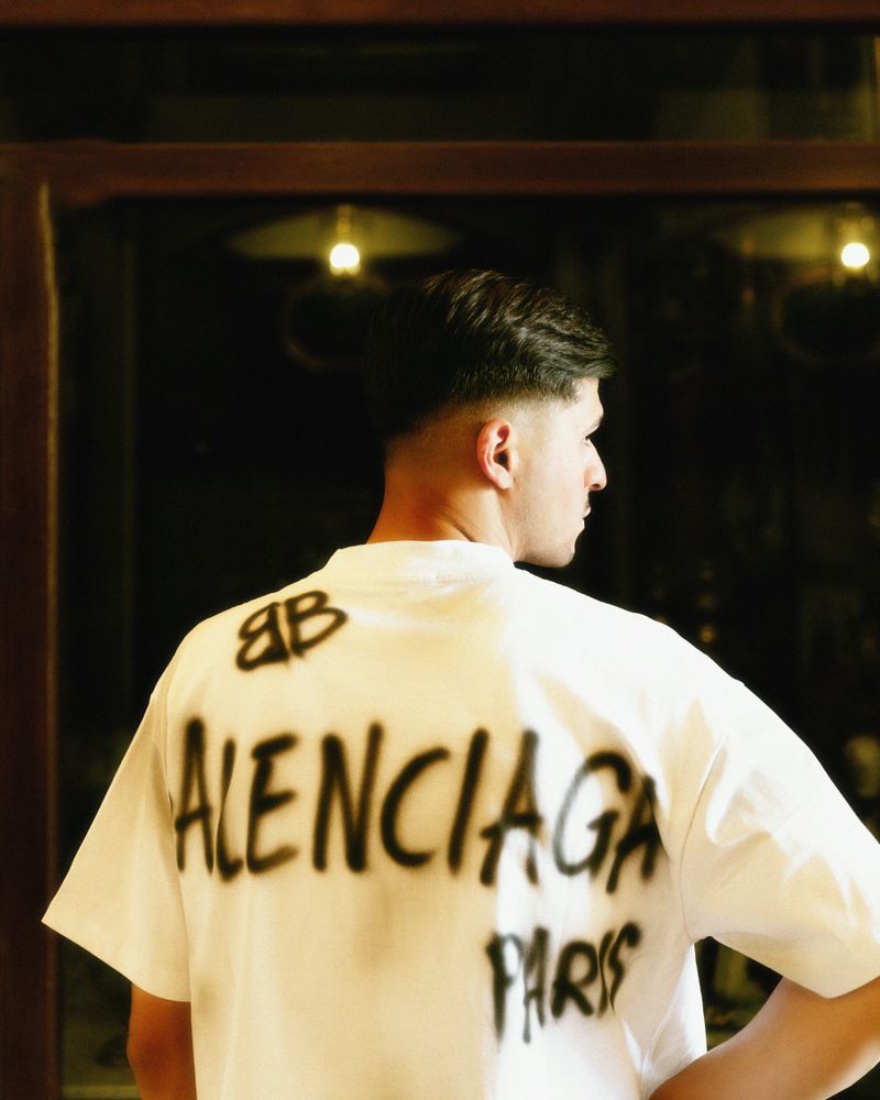 Graphic Logo T-Shirts with Oversized Branding
