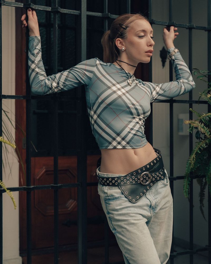 Low-Rise Jeans