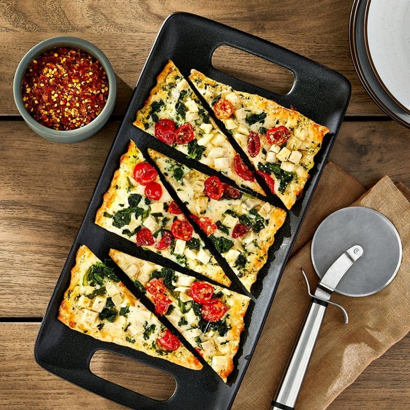 Marketside Artichoke Spinach Tomato Flatbread Pizza