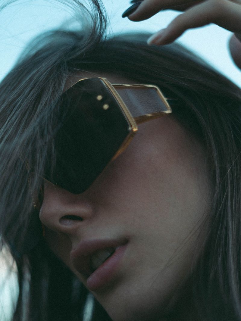 Oversized Sunglasses with Classic Frames Like Tortoise or Black