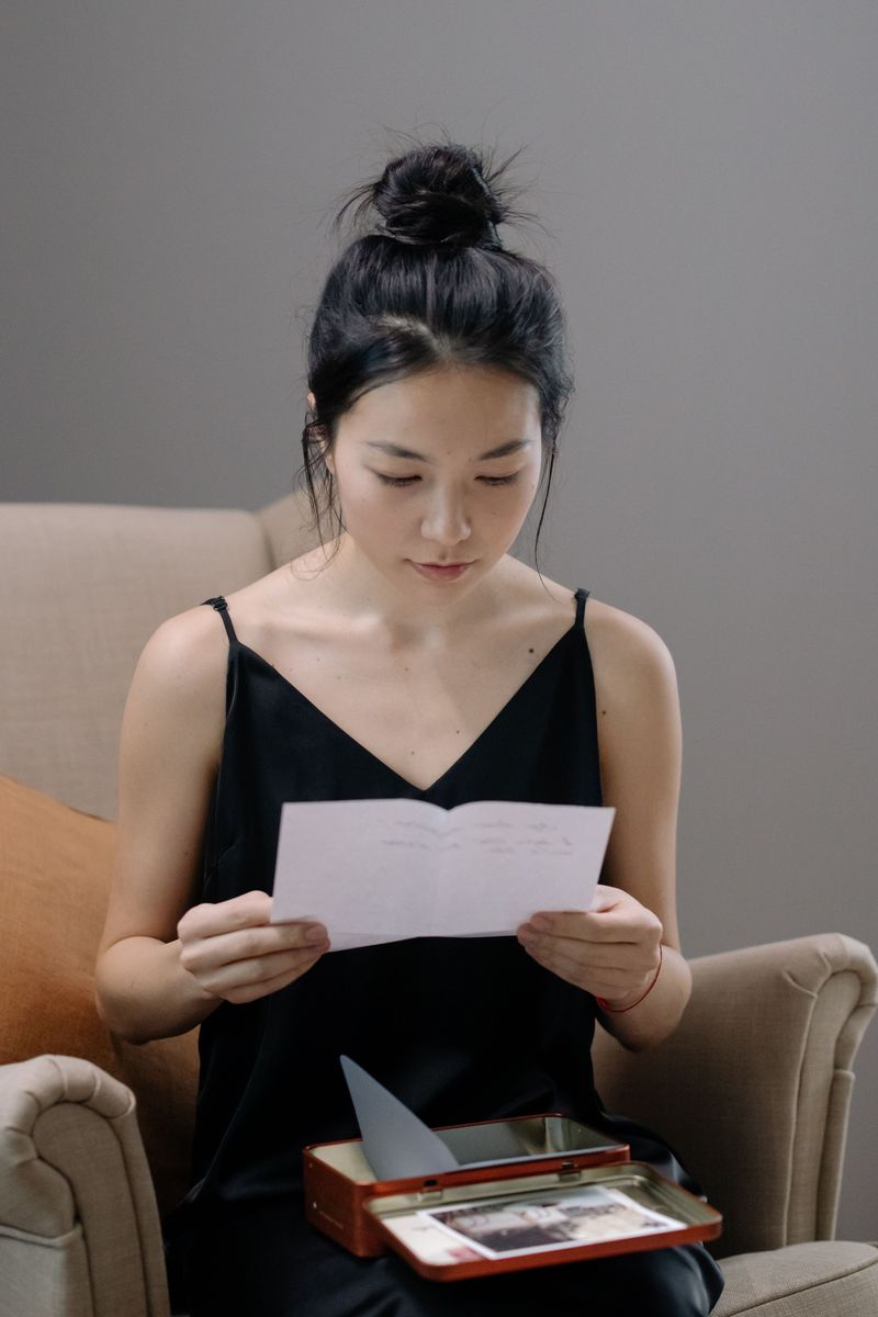She Keeps Meaningful Gifts, Letters, or Photos She Can't Let Go Of