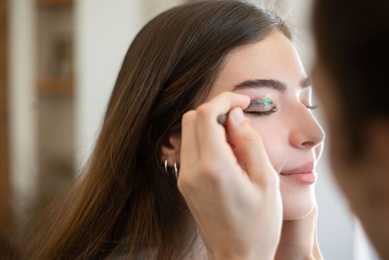 Using Frosty Eyeshadow