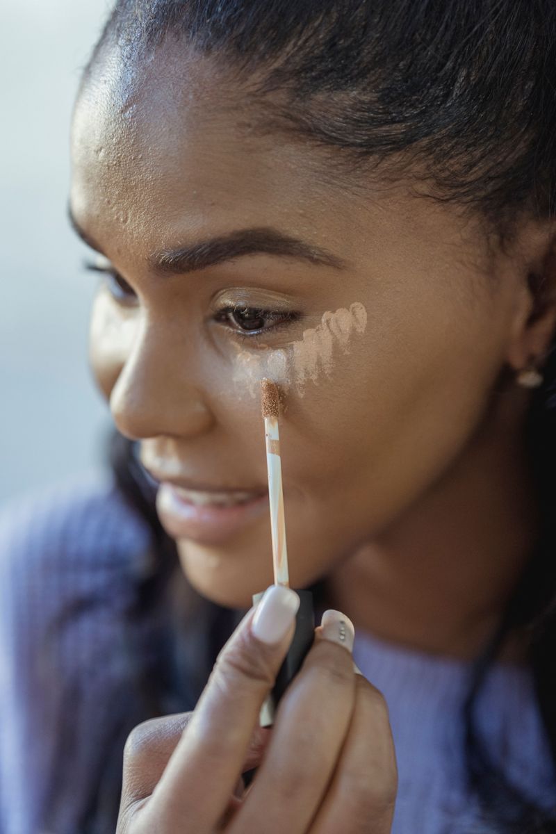 Using Heavy Concealer Under the Eyes