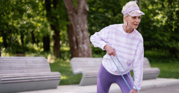 People Who Age Gracefully Tend to Avoid These 17 Habits