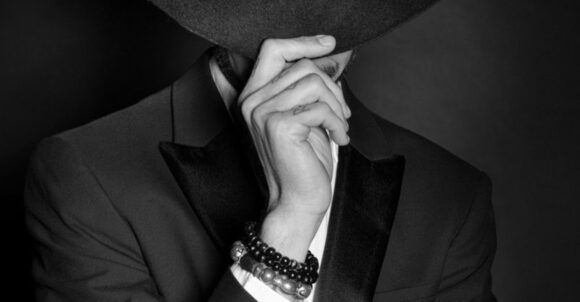 These 12 Men’s Fashion Trends Have Lost Popularity Among Women