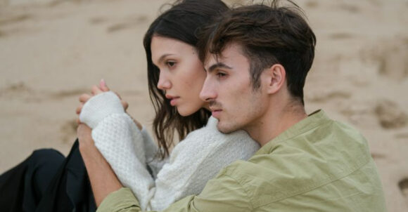 These 12 Behaviors Reveal She’s Already Checked Out of the Marriage