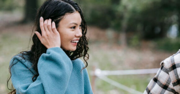 10 Ways People Behave When They’re Attracted but Too Nervous to Make a Move