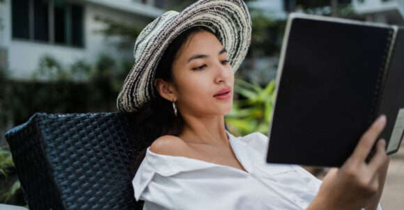 12 Ways to Become More Interesting Without Trying Too Hard