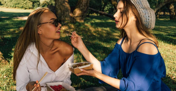13 Habits Women Often Pick Up From Other Women