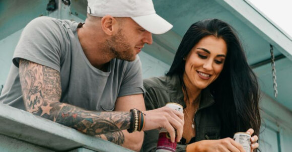 Strong Physical Attraction Can Show Through These 15 Behaviors