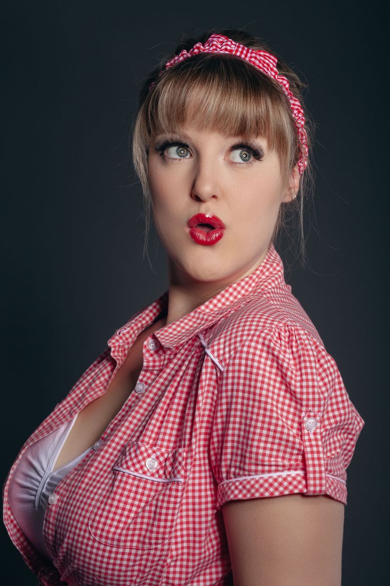 1940s Pin-Up Red Lip
