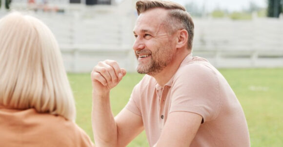 8 Everyday Behaviors That Stand Out to Women
