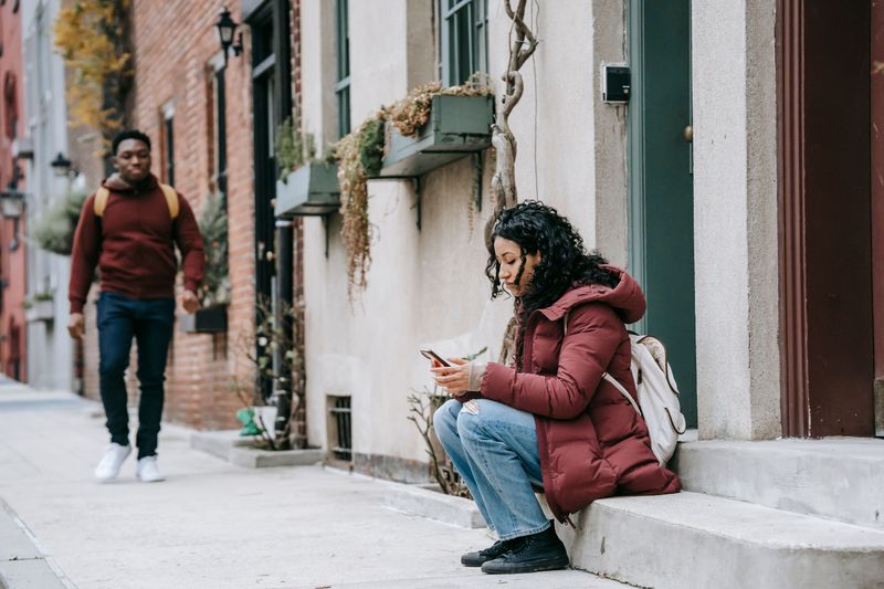 Face-to-Face Chats vs. Digital Communication