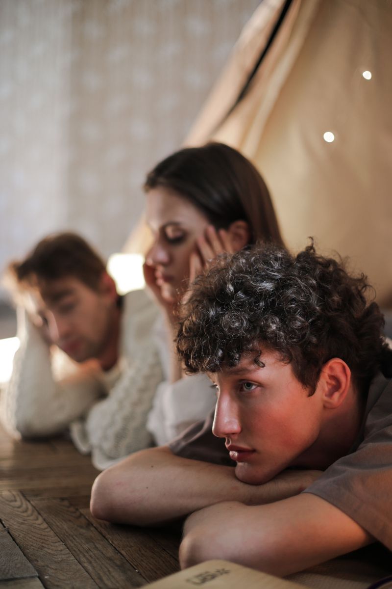 Friendship groups can still feel lonely