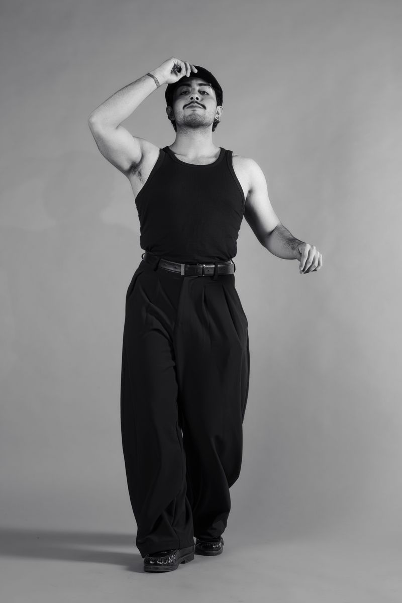 Opting for Extremely High-Waisted Trousers