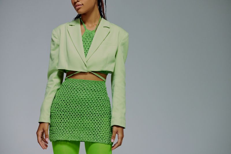 Oversized Blazers Shift Toward Cropped, Sculpted Jackets