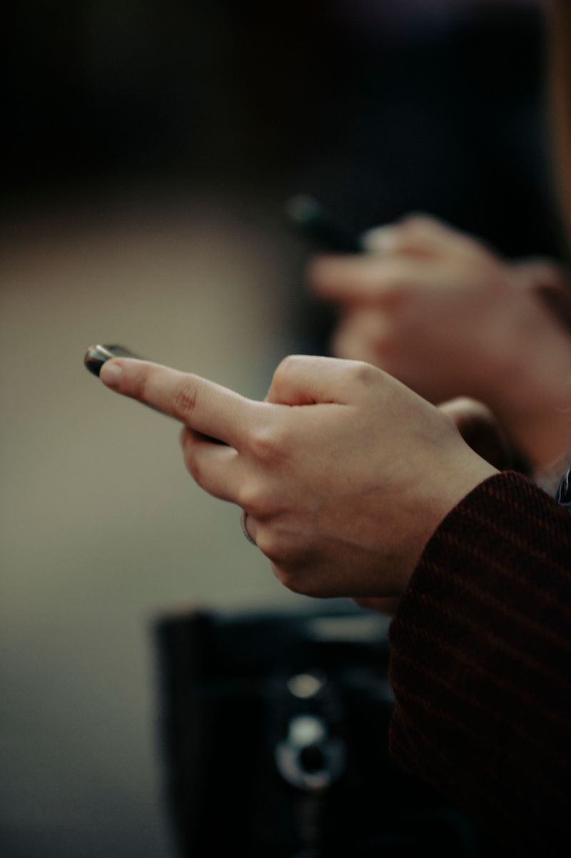 Replying With One-Word Answers That End Conversations