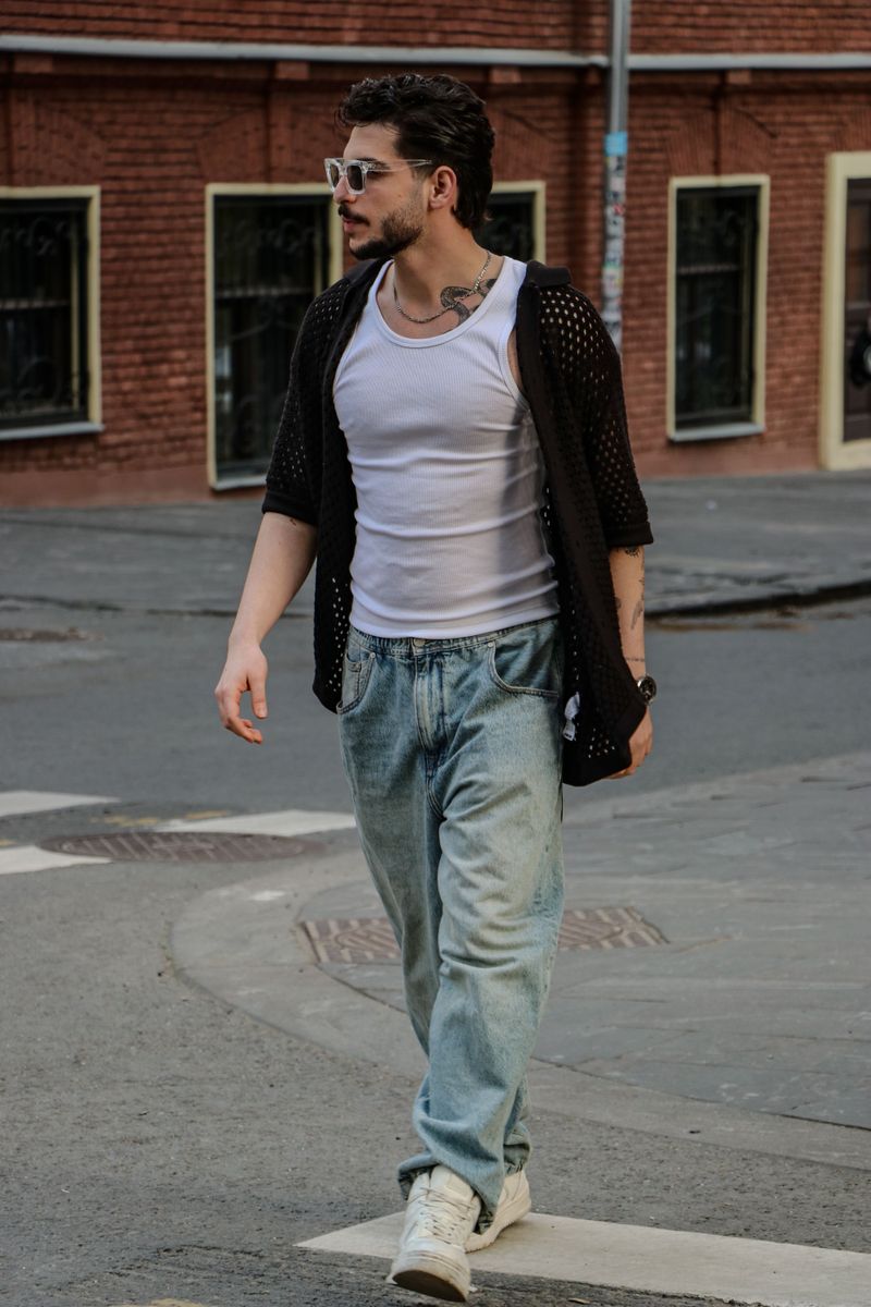 Sagging Jeans