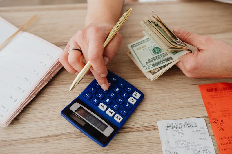 The Husband Should Make the Major Financial Decisions