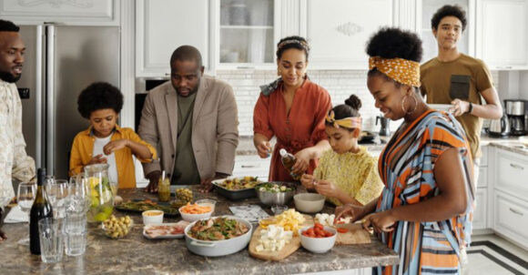 Growing Up in a Close-Knit Family Comes With These 12 Experiences