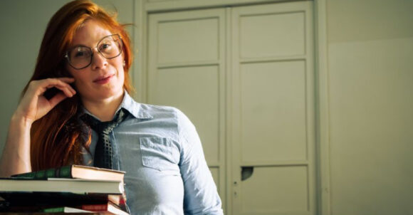 Older Generations Often Apologized for These 11 Things Younger People Do Freely