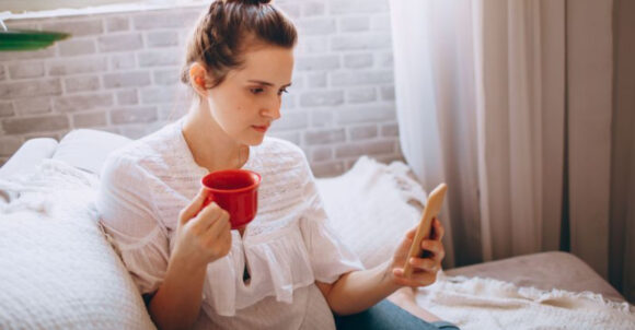 These 11 Patterns Can Develop When Someone Feels Lonely for a Long Time