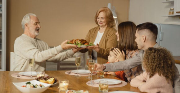 These 14 Table Manners Were Common in Earlier Generations